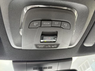 Toyota Corolla Cross 2.0 High Power Hybrid First Edition 1E-EIGENAAR NL-AUTO PARK-SENSOREN BLIND-SPOT STOELVERW APPLE/ANDROID DRAADLOOS-LADEN CAMERA ELEK-KLEP LM-VELGEN AD-CRUISE KEYLESS / 30