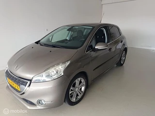 Peugeot 208 1.4 VTi Allure / 13