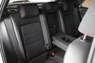 Volkswagen T-Roc 1.5 TSI 150pk DSG R-Line Sport Keyless Virtual Cockpit Navigatie / 36