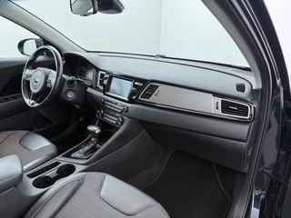 Kia Niro 1.6 GDi Hybrid DynamicLine  - Cruise Control - Lichtmetalen Velgen - Navigatie - Climate Control - Apple/Android Carplay - Virena Zekerheidspakket €895 / 40