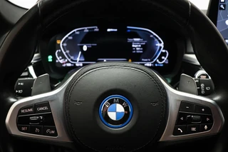 BMW 5-serie Touring 530e xDrive M-Sport | LEDER | STOELVERWARMING | TREKHAAK | 19" / 38