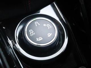 Peugeot 2008 1.2 PureTech GT-line | 110PK | Trekhaak | Achteruitrijcamera | 17 inch lichtmetalen velgen | Apple carplay/Andriod auto | Dakrails | Climate control | Cruise control / 29