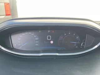 Peugeot 3008 1.2 131pk Allure Automaat Carplay Pano Leer Cam Nav Trekhaak / 22