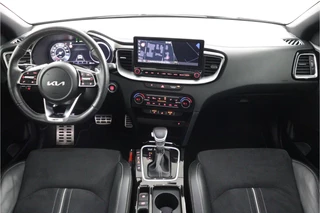 Kia XCeed 1.5 T-GDi GT-Line  - Automaat - Panorama dak - Stoel/Stuur verwarming - Navigatie - Climate Control - Achteruitrijcamera - Elektrische Achterklep - Fabrieksgarantie tot 01-2032 / 29