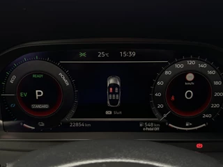 Nissan Juke 1.6 Hybrid N-Connecta / 19