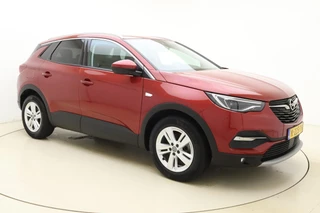 Opel Grandland X 1.2 Turbo Business Executive 130pk | Automaat | Navigatie | Camera | Climate Control | Stoel- Stuurverwarming | Cruise Control | AGR Stoelen / 9