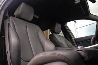 BMW 3-serie Touring 320i M Sport Edition | 2e eigenaar | NL auto | Camera | HiFi audio | Stoelverwarming | DAB | Head-up | Cruise control | LED | Park Assistant | PDC | Navigatie / 16