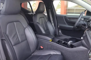 Volvo XC40 T5 Recharge Plus Dark | Stoelverwarming | Trekhaak | Parkeercamera | Leder | H/K | Pilot Assist | BLIS | Keyless / 22
