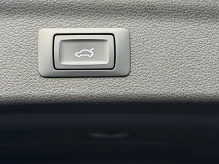 Audi Q3 45 TFSI e S-line Panoramadak | Leder | Sonos | Carplay | Led | Camera | Dode hoek | Elek. achterklep | Rijklaar incl. garantie / 30