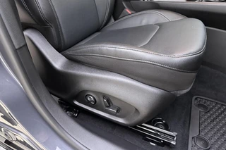 Jeep Compass 1.5T e-Hybrid S | Automaat | Rondomzicht Camera | Lederen bekleding | Stoel & Stuurverwarming | Lichtmetalen velgen | Keyless | Climate control / 16