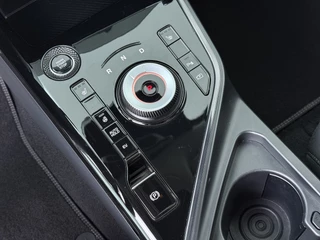 Kia Niro 1.6 GDi PHEV DynamicPlusLine  - Adaptive Cruise - Stoel/Stuurverwarming - Schuif/Kanteldak - Navigatie  - Apple Carplay/Android Auto Fabrieksgarantie 10-12-2032 of 150.000 km / 32