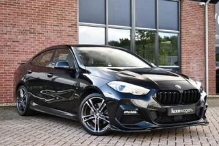 BMW 2 Serie Gran Coupé 218i M-Sport  Shadowline Trekhaak 18inch Live-cockpit Sfeerverlichting / 20