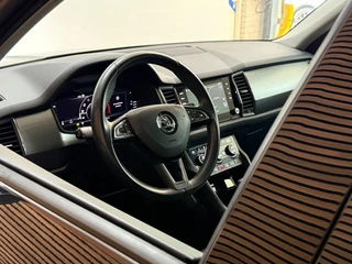 Skoda Kodiaq 1.5 TSI Ambition 7p. | 7-persoons | Carplay & Android Auto | Trekhaak | Camera | Stoelverwarming | KESSY | 18 Inch / 2