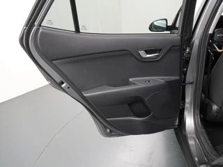 Kia Stonic 1.0 T-GDi MHEV DynamicPlusLine  - Camera - Cruise control - Stoel/stuurverwarming - AppleCarplay - Android Auto Fabrieksgarantie tot 04-2032 of 150.000km / 38