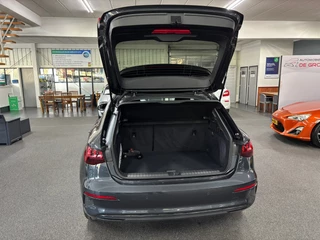 Audi A3 Sportback 30 TFSI Business edition / NL-auto, GMP Style 4, LM velgen, Trekhaak / 19