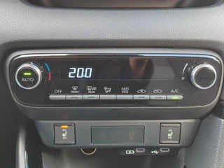 Toyota Yaris HYBRID 115 DYNAMIC STOEL/STUURVERW 16'' LM-VELGEN AD-CRUISE CLIMA APPLE/ANDROID PRIVACY GLASS CAMERA / 22