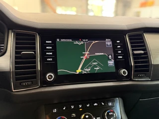Skoda Kodiaq 1.5 TSI Ambition 7p. | 7-persoons | Carplay & Android Auto | Trekhaak | Camera | Stoelverwarming | KESSY | 18 Inch / 19