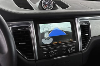 Porsche Macan 3.6 Turbo 1e Eigenaar NL Auto Panoramadak Sportchrono Luchtvering / 17