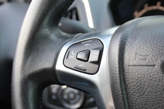 Ford B-MAX 1.0 EcoBoost 100PK Titanium  | Trekhaak | Origin NL | Cruise Control | Camera | Navigatie / 10