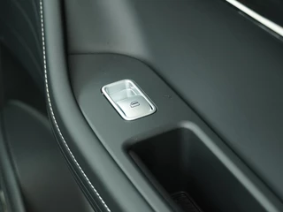 Omoda 5 SHS 1.6 T-GDi SHS-H Premium  - Registratie voordeel! - Kantel/Schuifdak - Adaptieve Cruise control - Ventilatie Voorstoelen - Privacy Glass - Stoel/Stuurwiel Verwarming - 1000KM Rijbereik -  7 Jaar Fabrieksgarantie / 41