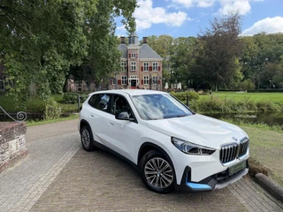 BMW iX1 xDrive30 Launch Edition 67 kWh | HUD | 360 | Keyless | BTW | LED | / 5