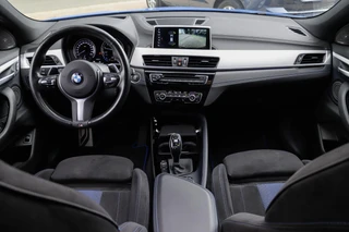 BMW X2 M35i High Executive Panoramadak | Harman Kardon | Sportstoelen | Misano Blue / 4