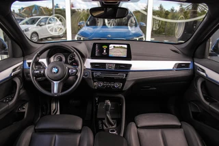 BMW X1 xDrive25e High Executive M sport | 1e eigenaar | Dealer onderhouden | Panoramadak | Apple Carplay | Camera | LED adaptief | Head-up | Stoelverwarming | Cruise control / 4