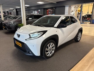 Toyota Aygo X 1.0 VVT-i MT Play /clima/stoelverw / camera/cruisec /pdc/apple/boeken / 2