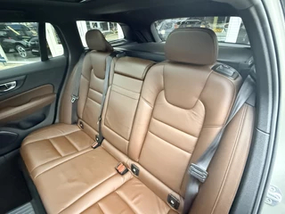 Volvo V60 2.0 T6 Recharge AWD Inscription  | Trekhaak | Pano | LED | Keyless | Adapt. Cruise | Apple/Android | Four C / 78