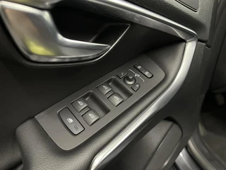 Volvo V40 1.6 T3 Summum  PANO LEER CAMERA NAVIGATIE ECC CRUISE LM. / 22