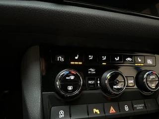Skoda Kodiaq 1.5 TSI 150pk DSG Sportline Business Alcantara Stoelverwarming Trekhaak Camera Stoelverwarming / 16