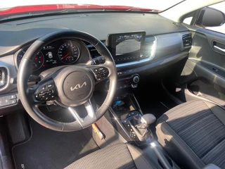 Kia Stonic 1.0 T-GDi MHEV DynamicPlusLine | Automaat | Climate Control | Cruise Control | Camera | Navigatie | Privacy Glass | / 10