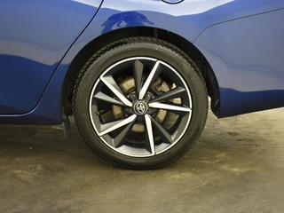 Toyota Auris Touring Sports 1.8 Hybrid Team D / 30