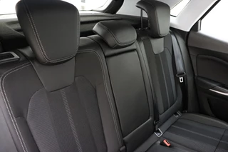 Opel Grandland 1.2 Turbo GS 130pk | Navigatie via APP | Climate Control | Stoel - Stuurverwarming | Parkeersensoren | Lichtmetalen Velgen | AGR Stoelen / 15