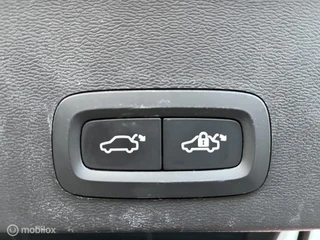 Volvo XC40 1.5 T4 Plug-in Hybrid 211PK Plus Dark H&K/PANODAK / 24