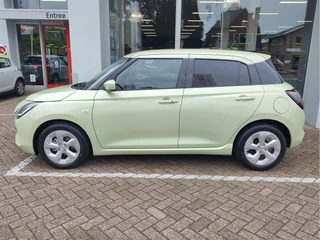 Suzuki Swift 1.2 SELECT SMART HYBRID AUTOM  Direct Leverbaar | Tot 10 JAAR GARANTIE!  Inclusief € 2.400,- Voorraad Voordeel / 2