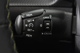 Peugeot 208 1.2 PureTech GT Panoramadak Camera Apple CarPlay / 28