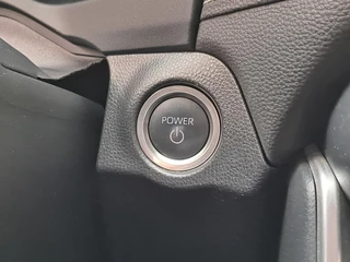 Toyota RAV4 2.5 Hybrid AWD Dynamic NWE. 4-SEASONS STOEL- & VOORRUITVERWARMING PDC V+A DIGITAL DISPLAY LED / 19