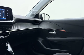 Peugeot 208 1.2 PureTech Active Pack | Navigatie | Parkeersensoren achter | Cruise Control | Lichtmetaal 16inch | Apple Carplay/Android Auto / 28