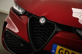 Alfa Romeo Tonale 1.5T Hybrid Edizione Speciale | LEDER / WINTER- PACK | STOELVENTILATIE | STUURVERWARMING | HARMAN  KARDON | 19" / 18