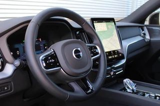 Volvo XC60 2.0 T6 PHEV AWD Plus Black Edition  | Panoramadak | Head-up | 360 Camera | H&K / 5