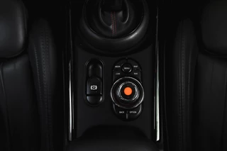 MINI Clubman 2.0 JCW ALL4 Chili  | S/K-Panodak | Adapt. Cruise | Stoelverw. | PDC | Camera | NAV + App.Connect | ECC | Harman Kardon | LM 19" | / 28