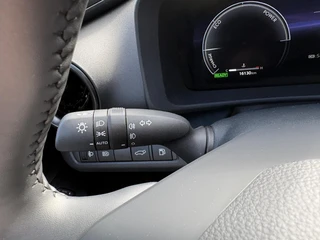 Toyota C-HR 1.8 HYBRID 140 FIRST-EDITION DODEHOEK DETECTIE KEYLESS STUUR&STOELVERW EL-A.KLEP LED DAB / 28