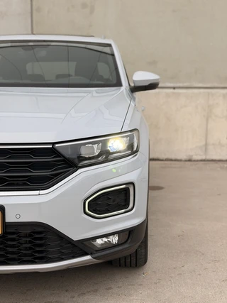 Volkswagen T-Roc 2.0 TSI 4Motion Sport DSG Pano Trekh Virtual Camera DCC / 33