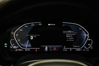 BMW 5-serie Touring 530e xDrive M-Sport | LEDER | STOELVERWARMING | TREKHAAK | 19" / 6