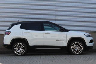 Jeep Compass 4xe 240 Plug-in Hybrid Electric Summit | Panoramadak | Leder | 360 | Stoelverwarming/ventilatie | BLIS / 2