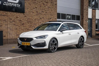 CUPRA Leon Sportstourer 1.4 e-Hybrid 245PK, Pano, Half Leder / 2