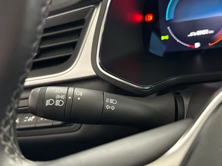 Renault Captur 1.6 E-Tech PHEV 160 Intens Groot Scherm + Navigatie | Parkeercamera | Cruise Control / 24