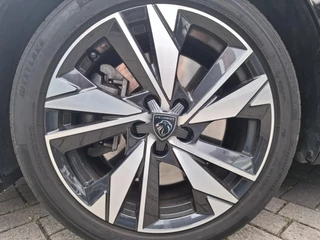 Peugeot 308 1.6 Plug-in Hybrid 180 Active Pack Business / 29
