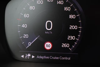 Volvo XC40 T5 Recharge Plus Dark | Stoelverwarming | Trekhaak | Parkeercamera | Leder | H/K | Pilot Assist | BLIS | Keyless / 36